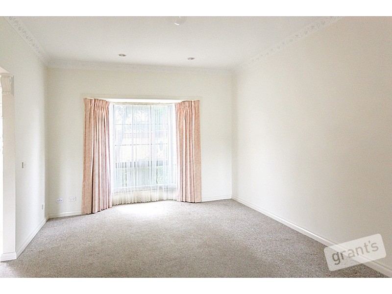 6/40 Warrawong Drive, Berwick VIC 3806