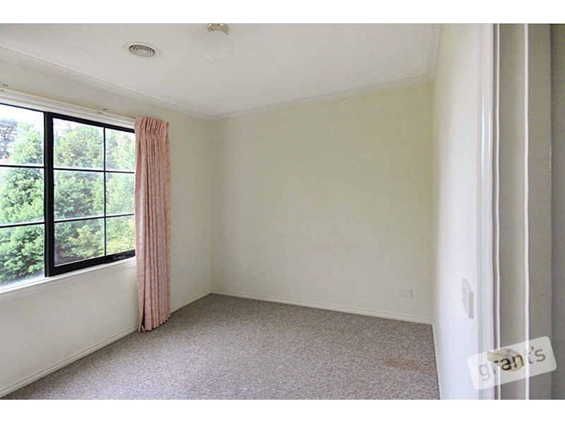 6/40 Warrawong Drive, Berwick VIC 3806