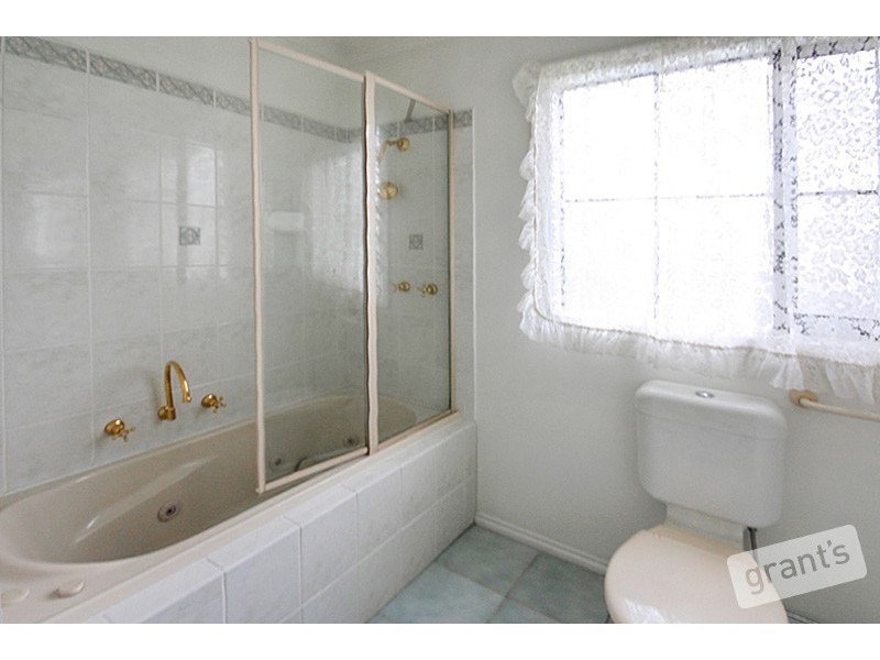 6/40 Warrawong Drive, Berwick VIC 3806