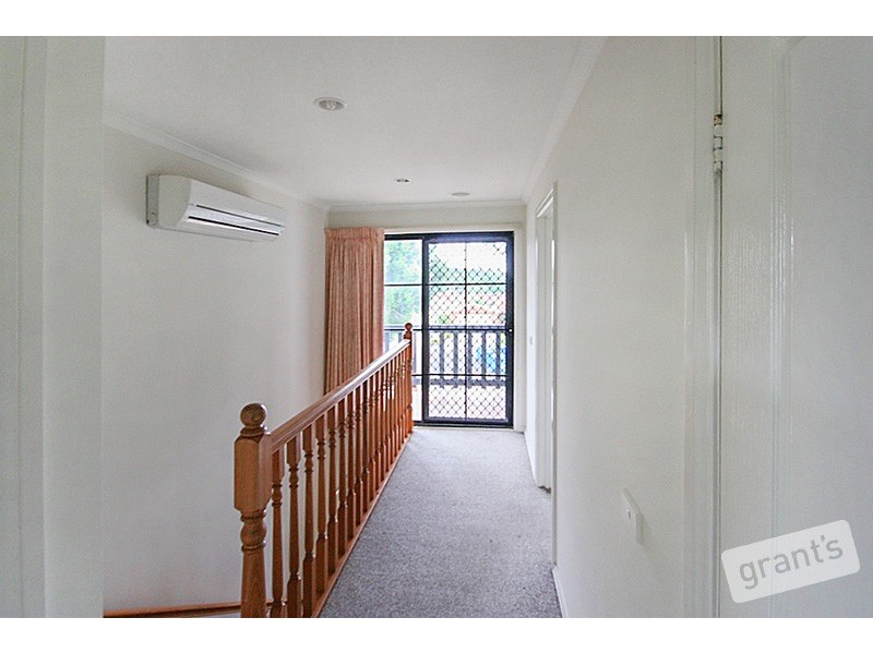 6/40 Warrawong Drive, Berwick VIC 3806