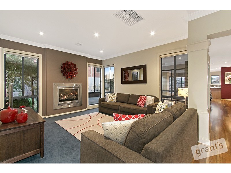 8 Merriwee Grove, Narre Warren South VIC 3805