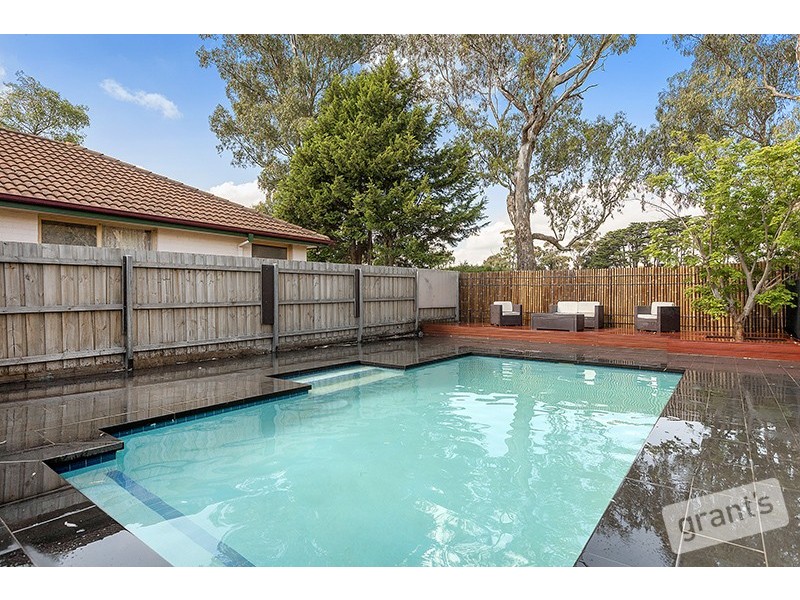 45 St Boswells Avenue, Berwick VIC 3806