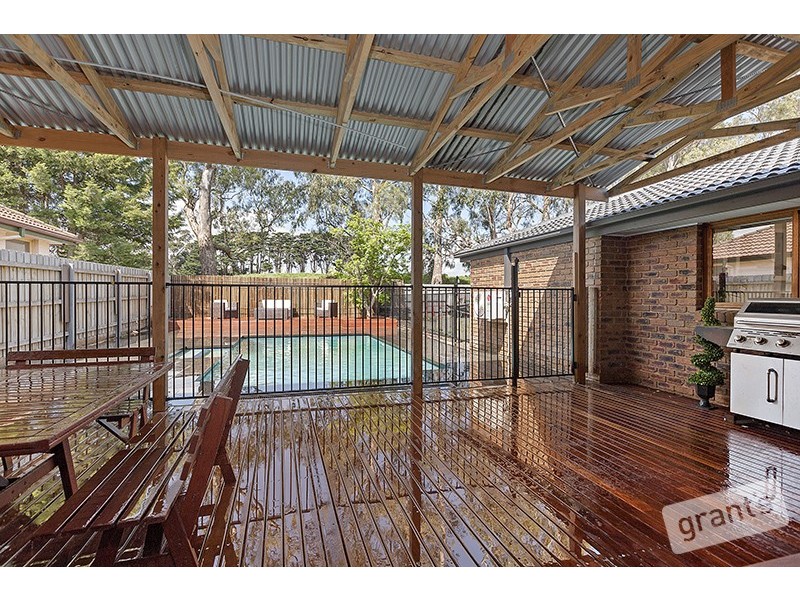 45 St Boswells Avenue, Berwick VIC 3806