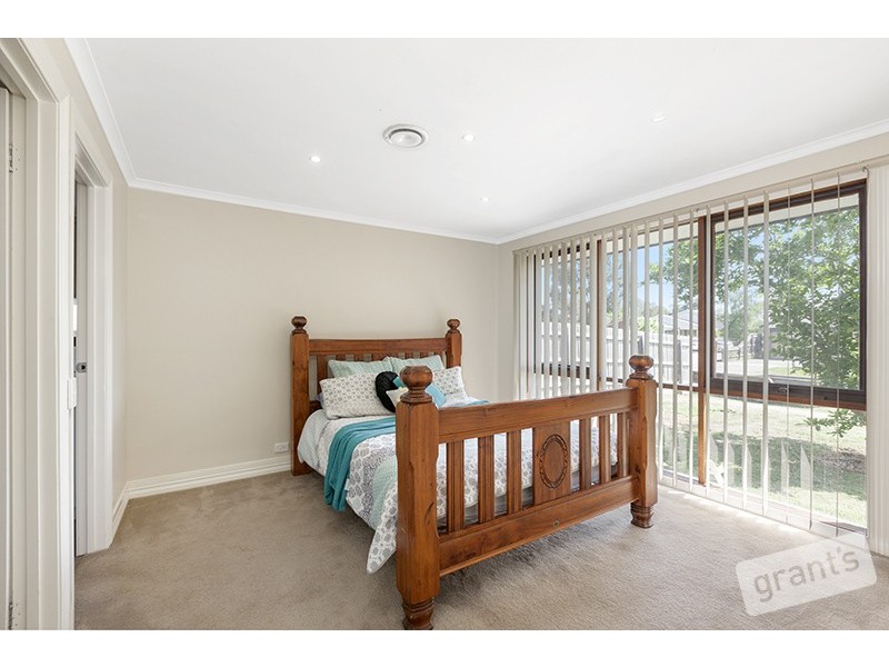 45 St Boswells Avenue, Berwick VIC 3806