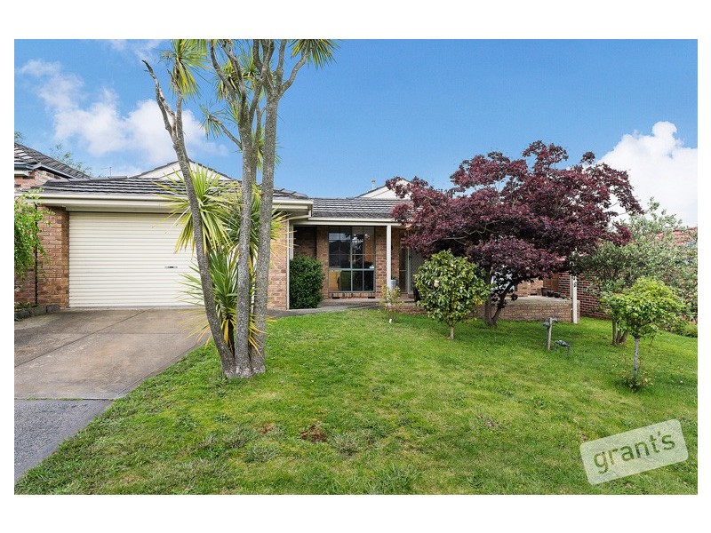 16 Gingham Place, Berwick VIC 3806