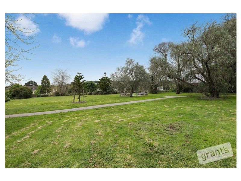 16 Gingham Place, Berwick VIC 3806
