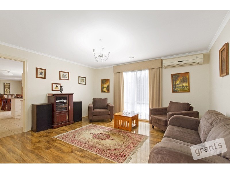 13 Sarah Louise Place, Berwick VIC 3806