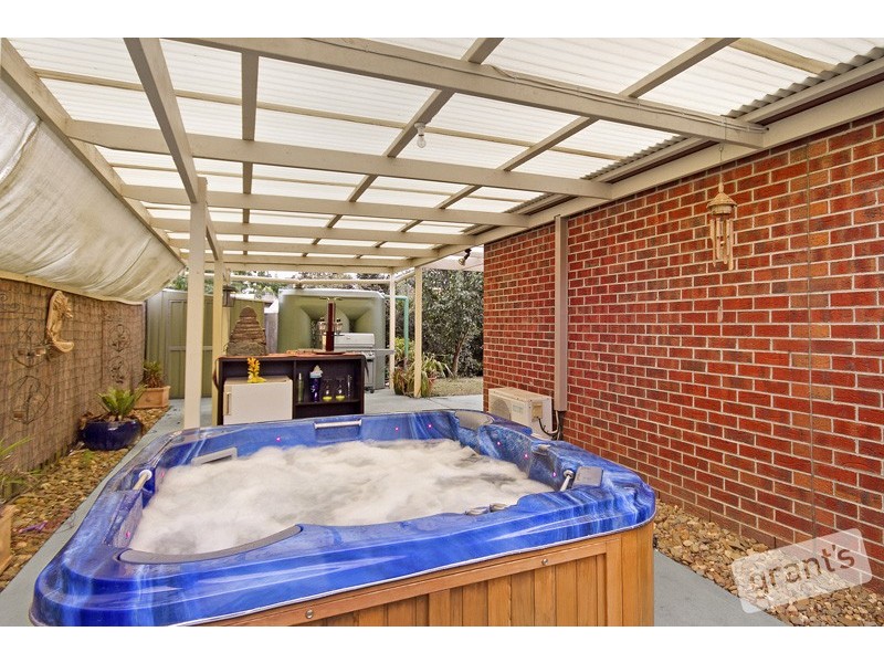 13 Sarah Louise Place, Berwick VIC 3806