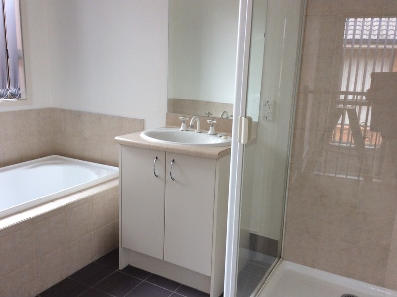 5 Lansbury Drive, Narre Warren South VIC 3805