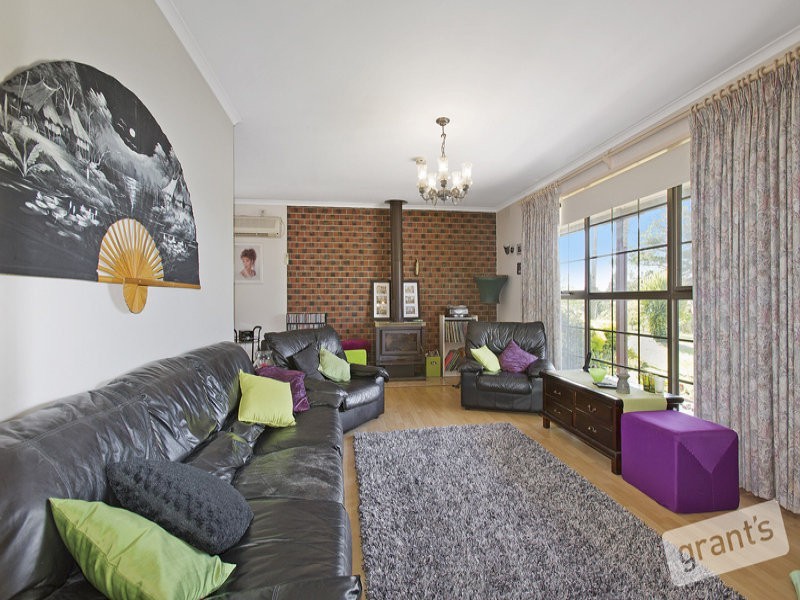 42 Payne Road, Beaconsfield VIC 3807