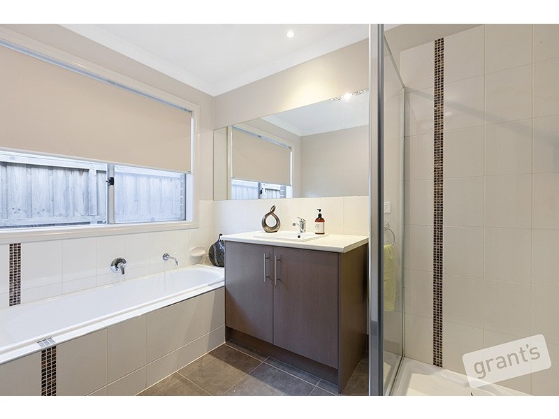 201 Linsell Boulevard, Cranbourne East VIC 3977