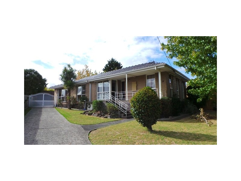 19 Evan Street, Berwick VIC 3806