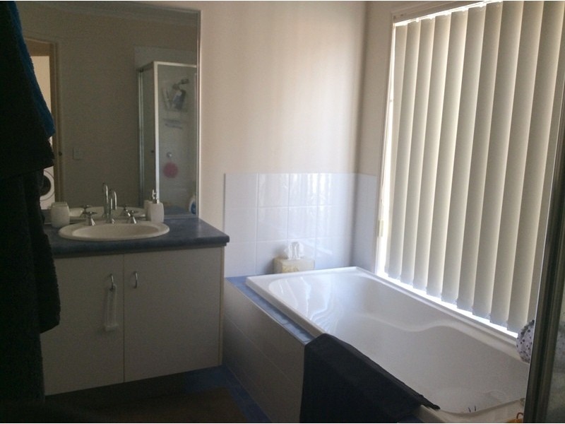 46 Chatswood Drive, Narre Warren South VIC 3805