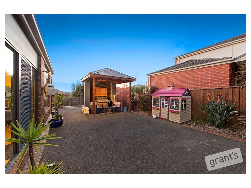 4 Tennyson Close, Berwick VIC 3806