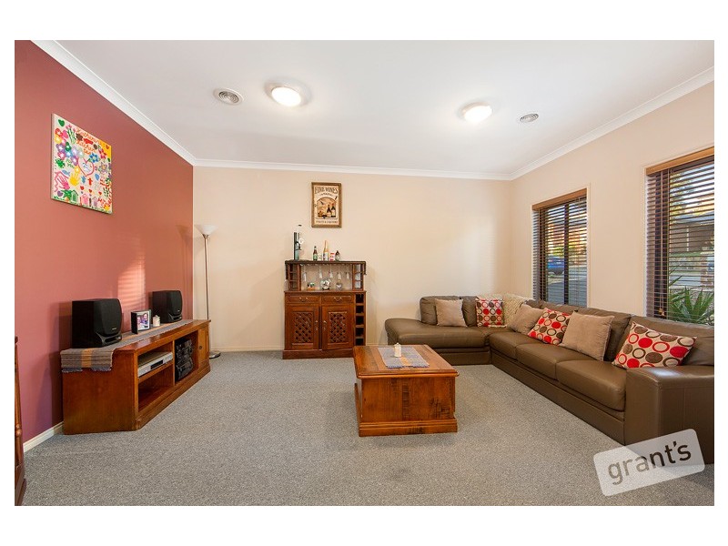 4 Tennyson Close, Berwick VIC 3806