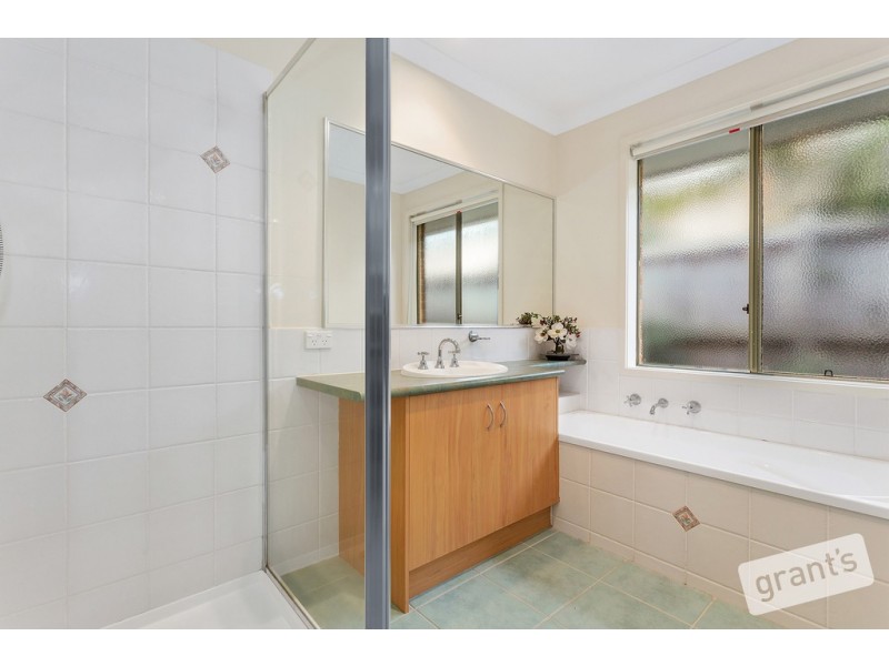 9 Spoonbill Street, Berwick VIC 3806