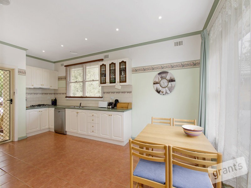 34 Ahern Road, Pakenham VIC 3810