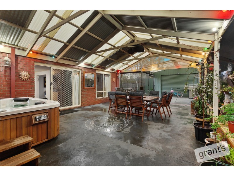 14 Merriwee Grove, Narre Warren South VIC 3805