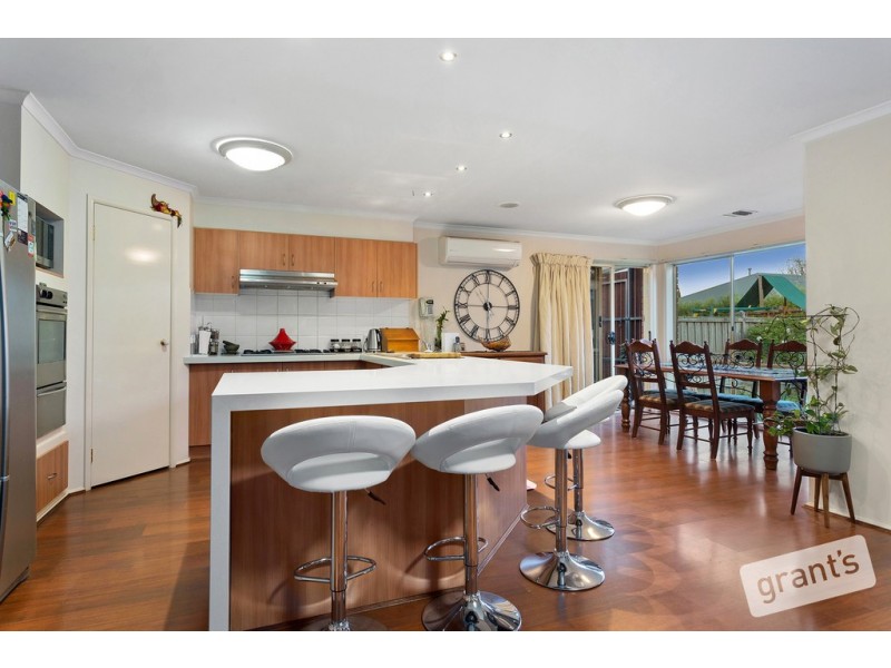 14 Merriwee Grove, Narre Warren South VIC 3805