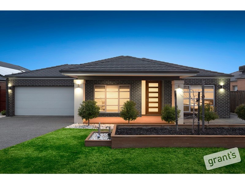 9 Chantenay Parade, Cranbourne North VIC 3977