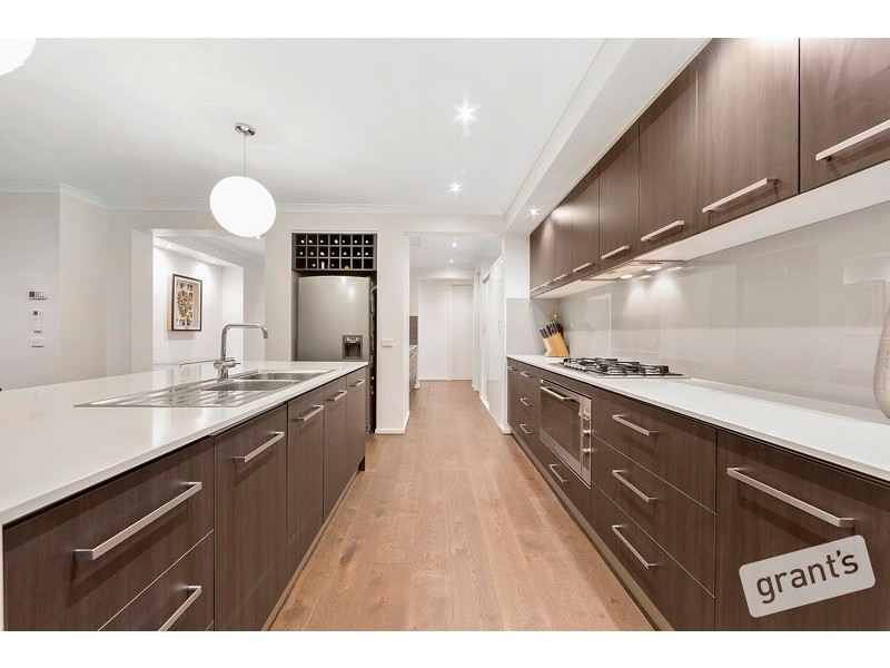 9 Chantenay Parade, Cranbourne North VIC 3977