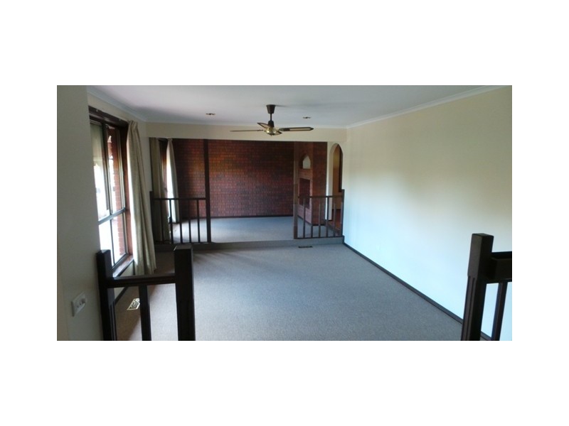 24 Rheanva Street, Berwick VIC 3806