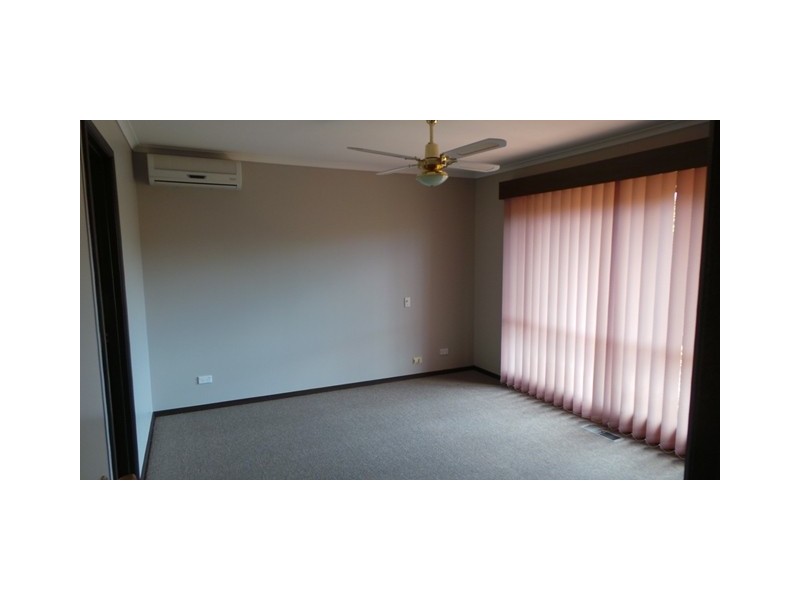 24 Rheanva Street, Berwick VIC 3806