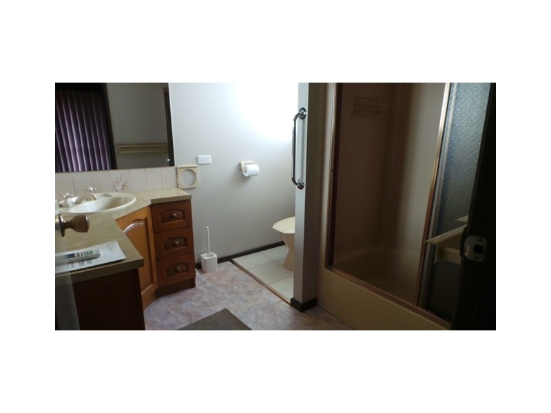 24 Rheanva Street, Berwick VIC 3806