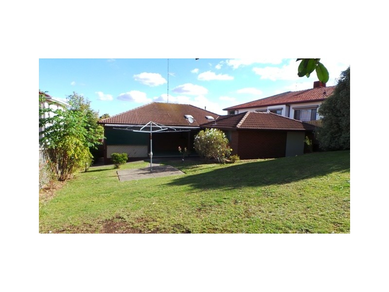 24 Rheanva Street, Berwick VIC 3806