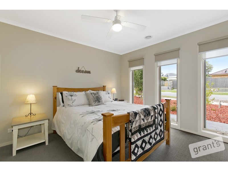 19 Monarch Road, Berwick VIC 3806