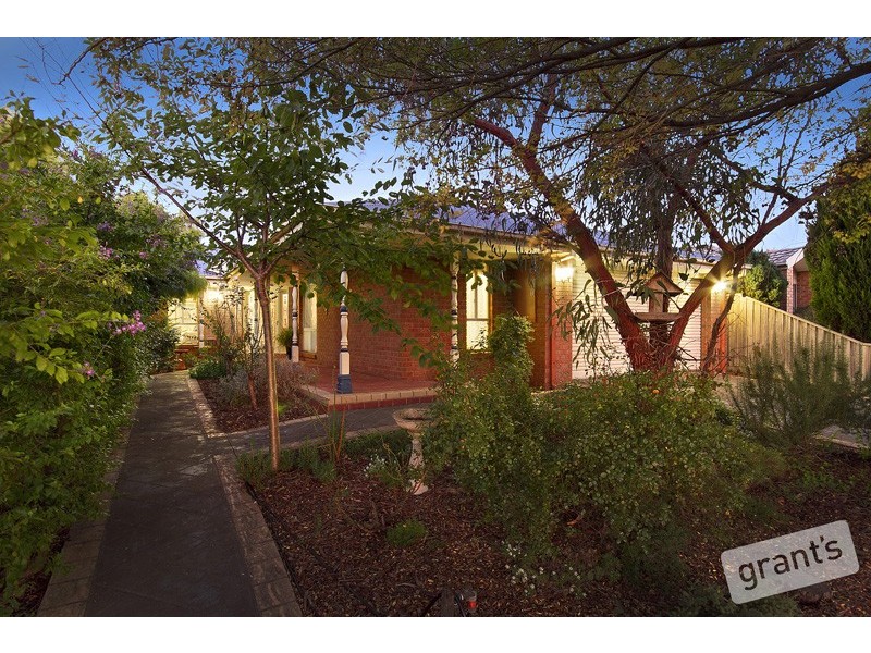 28 Marlesford Crescent, Berwick VIC 3806