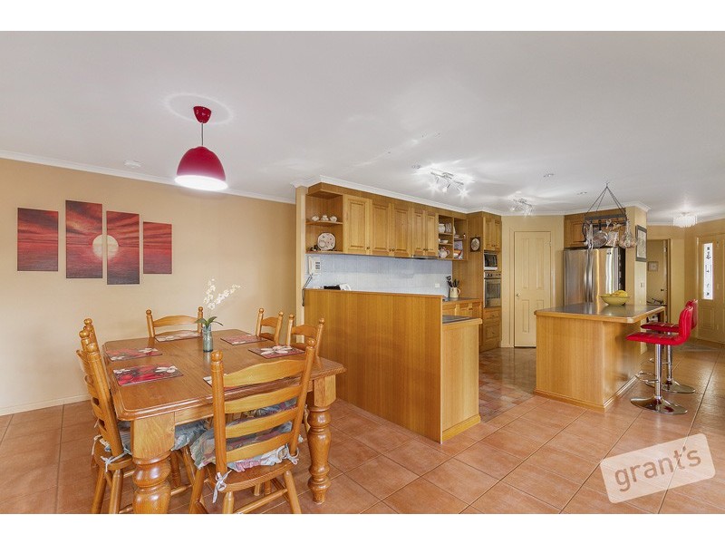 28 Marlesford Crescent, Berwick VIC 3806