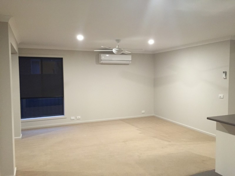 9 Orchard Valley Avenue, Pakenham VIC 3810