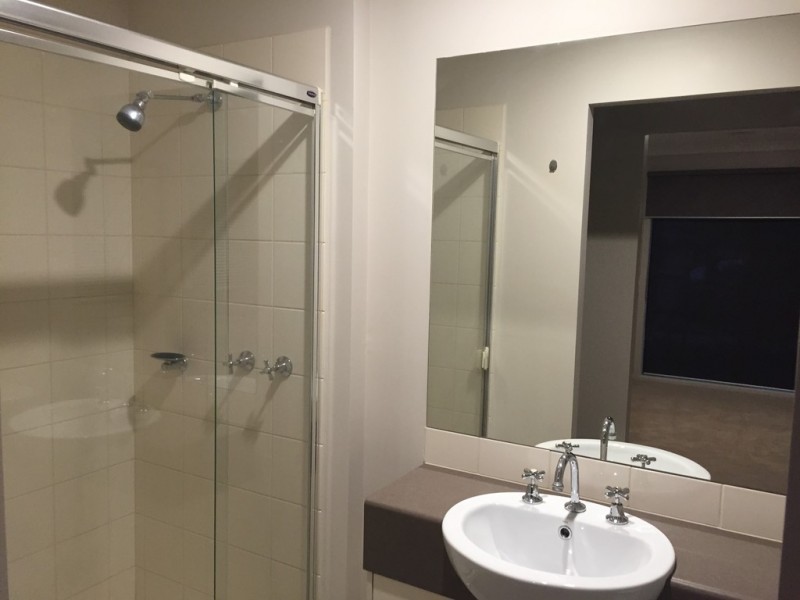 9 Orchard Valley Avenue, Pakenham VIC 3810