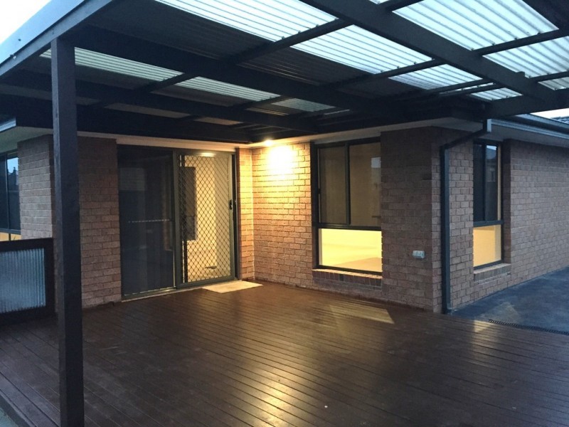 9 Orchard Valley Avenue, Pakenham VIC 3810