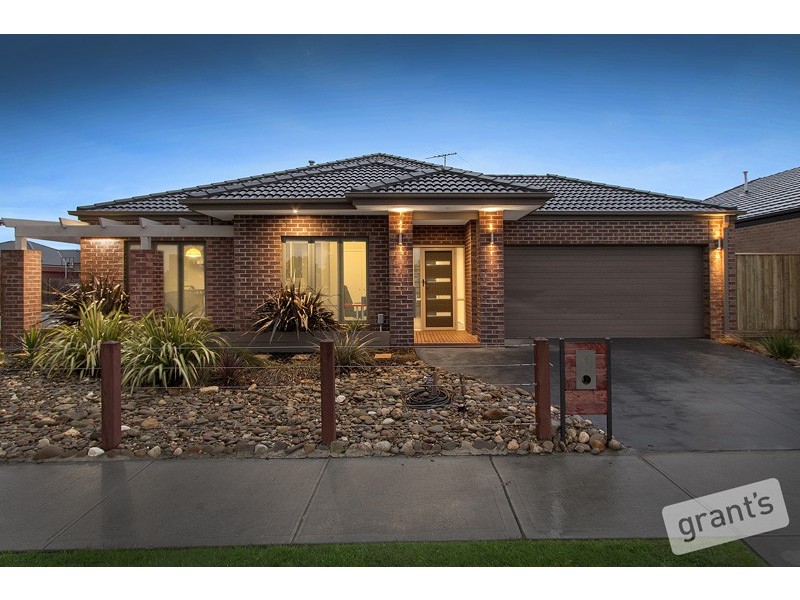 1 Rush Lily Drive, Officer VIC 3809