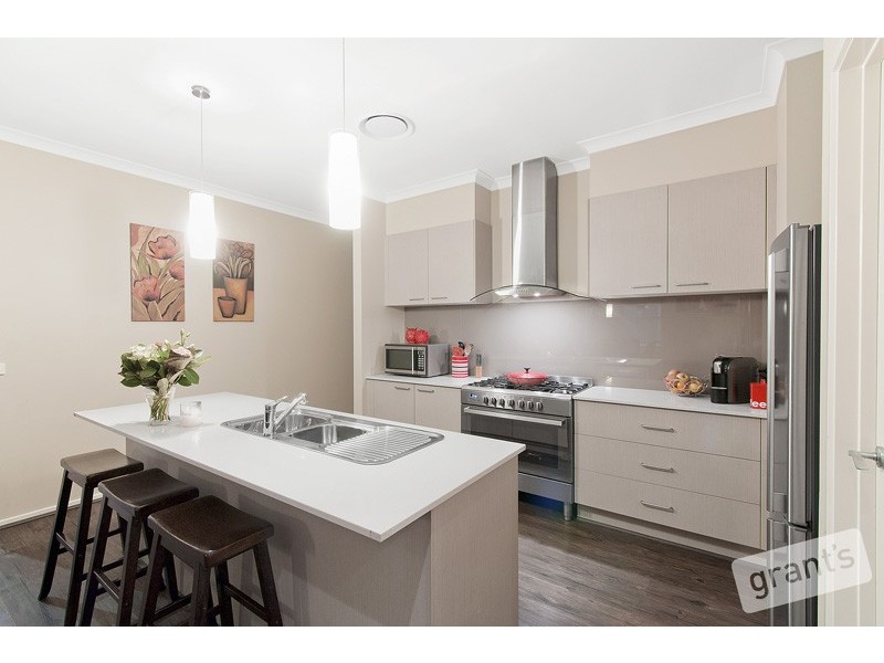 1 Rush Lily Drive, Officer VIC 3809