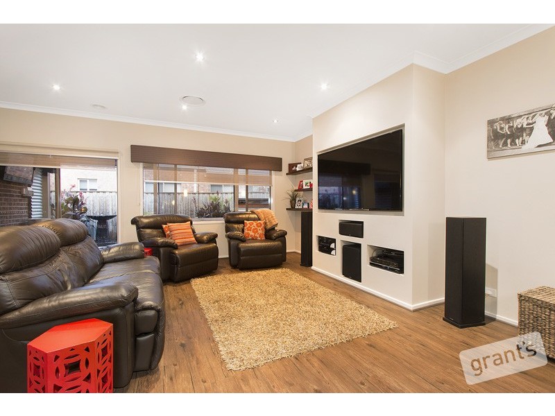 1 Rush Lily Drive, Officer VIC 3809