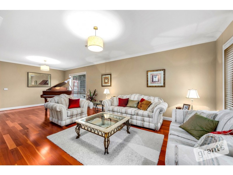 36 Riviera Drive, Berwick VIC 3806