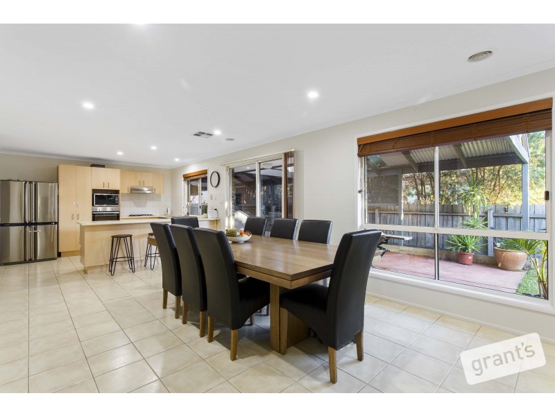5 Grange Circuit, Beaconsfield VIC 3807