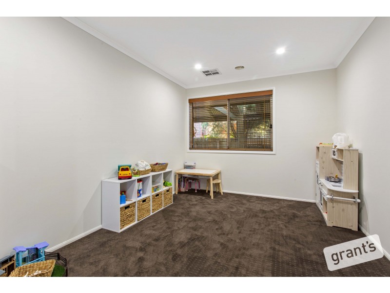 5 Grange Circuit, Beaconsfield VIC 3807