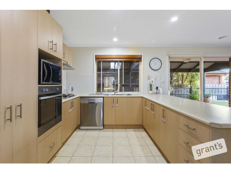 5 Grange Circuit, Beaconsfield VIC 3807