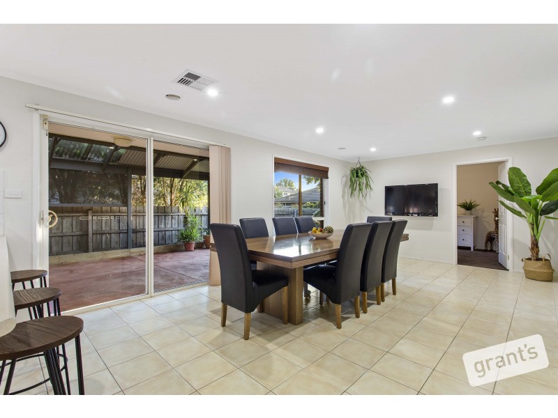 5 Grange Circuit, Beaconsfield VIC 3807