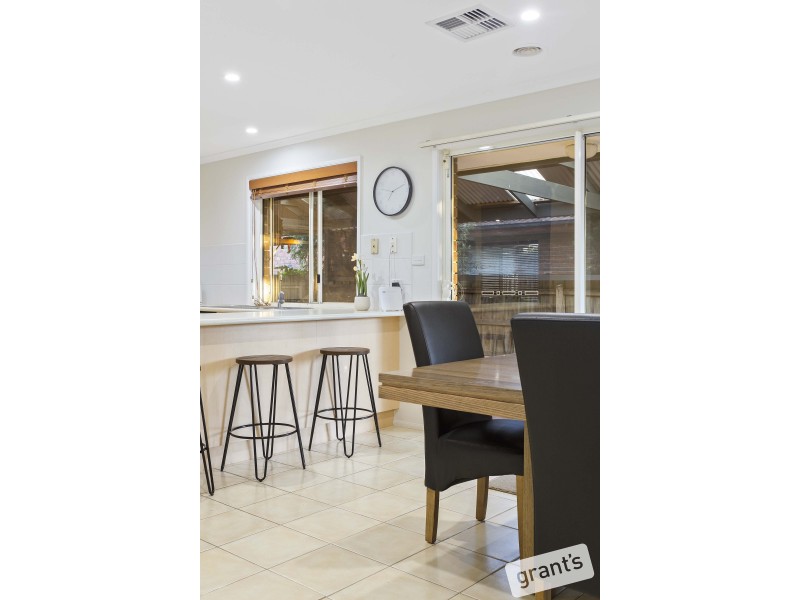 5 Grange Circuit, Beaconsfield VIC 3807