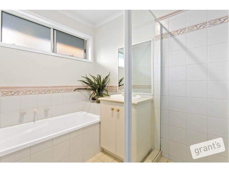 5 Grange Circuit, Beaconsfield VIC 3807