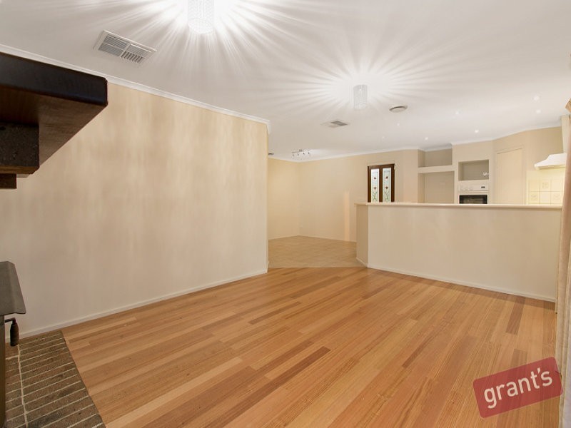 4 Topaz Place, Narre Warren VIC 3805