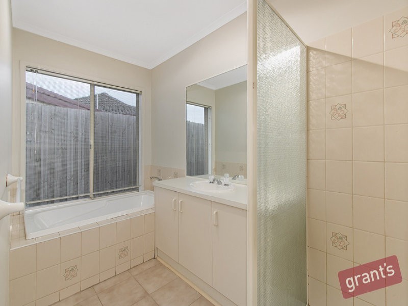 4 Topaz Place, Narre Warren VIC 3805