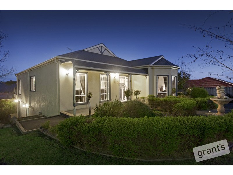 8 Glamis Rise, Beaconsfield VIC 3807