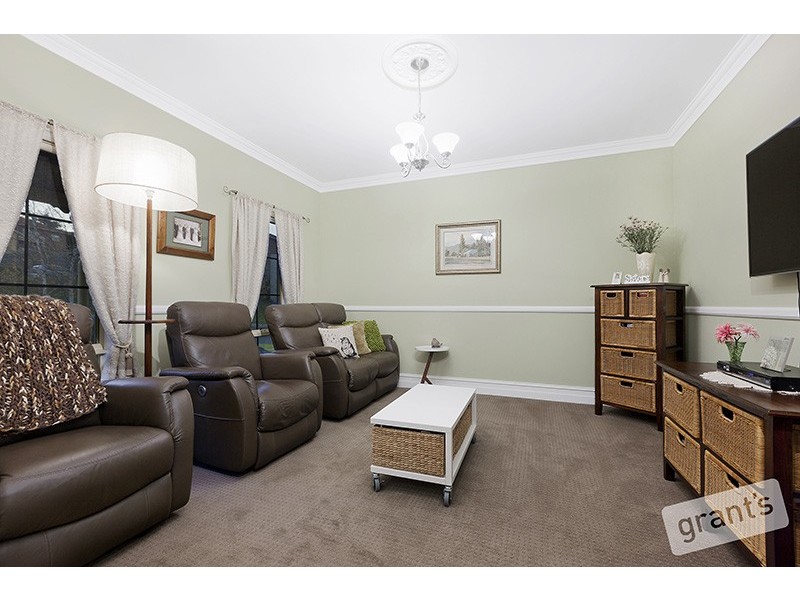 8 Glamis Rise, Beaconsfield VIC 3807