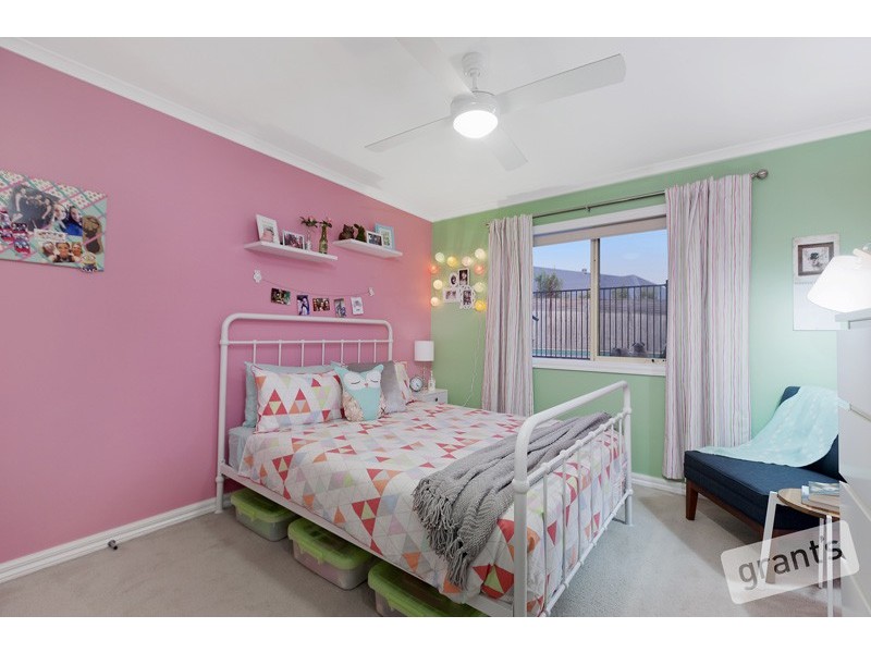 8 Glamis Rise, Beaconsfield VIC 3807